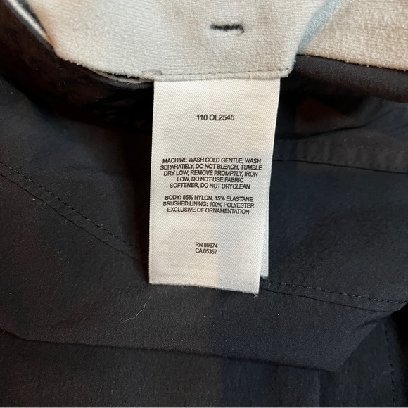 Mountain Hardwear Convertible Hiking Pants size 6 black - Picture 14 of 14